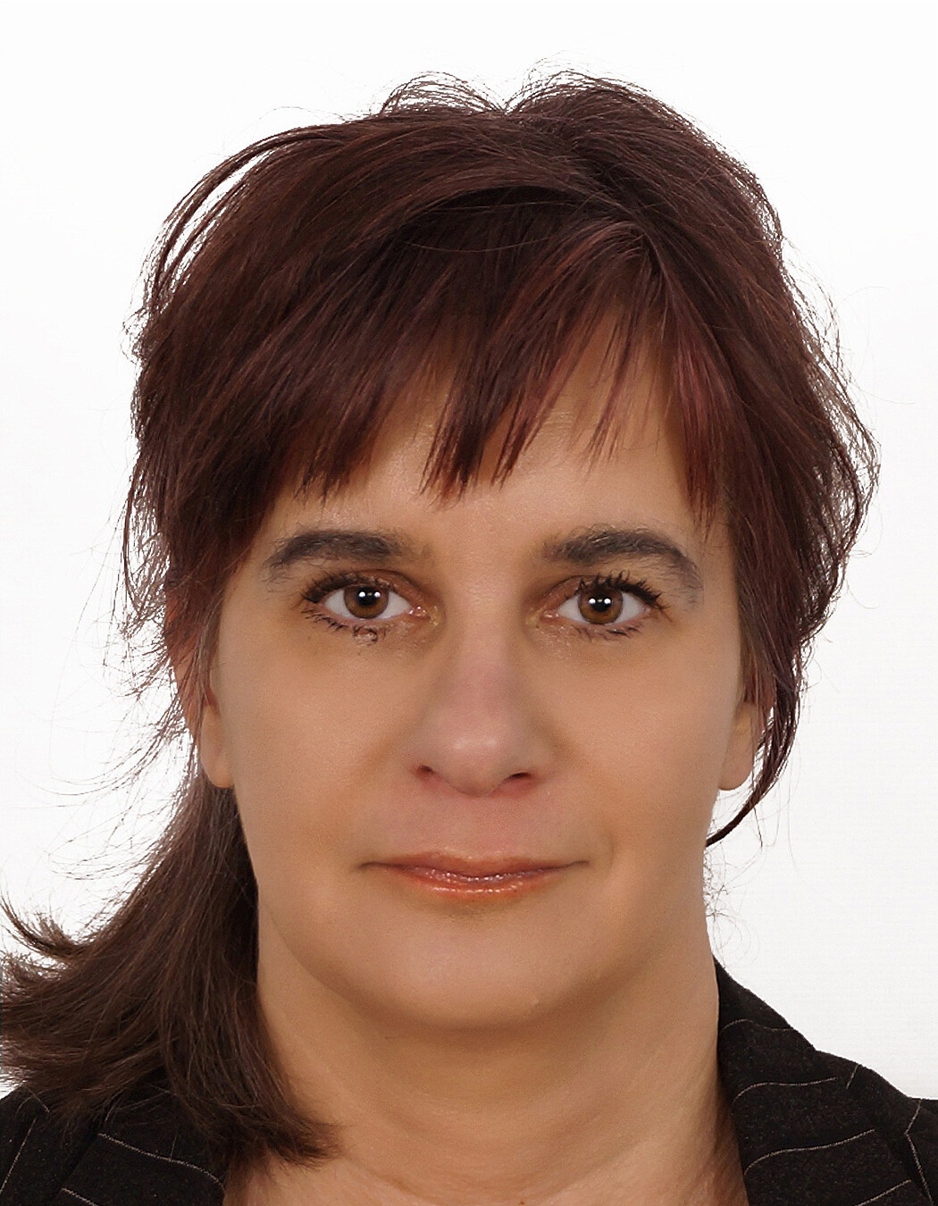 korekta, redakcja i edycja tekstów Korekta tekstów naukowych, redagowanie książek, tekstów specjalistycznych, branżowych, tekstów na strony internetowe i pism urzędowych. Szkolenia z zakresu redakcji tekstów i opracowywania przypisów źródłowych, przygotowanie do pisania prac naukowych, składanie publikacji do druku.